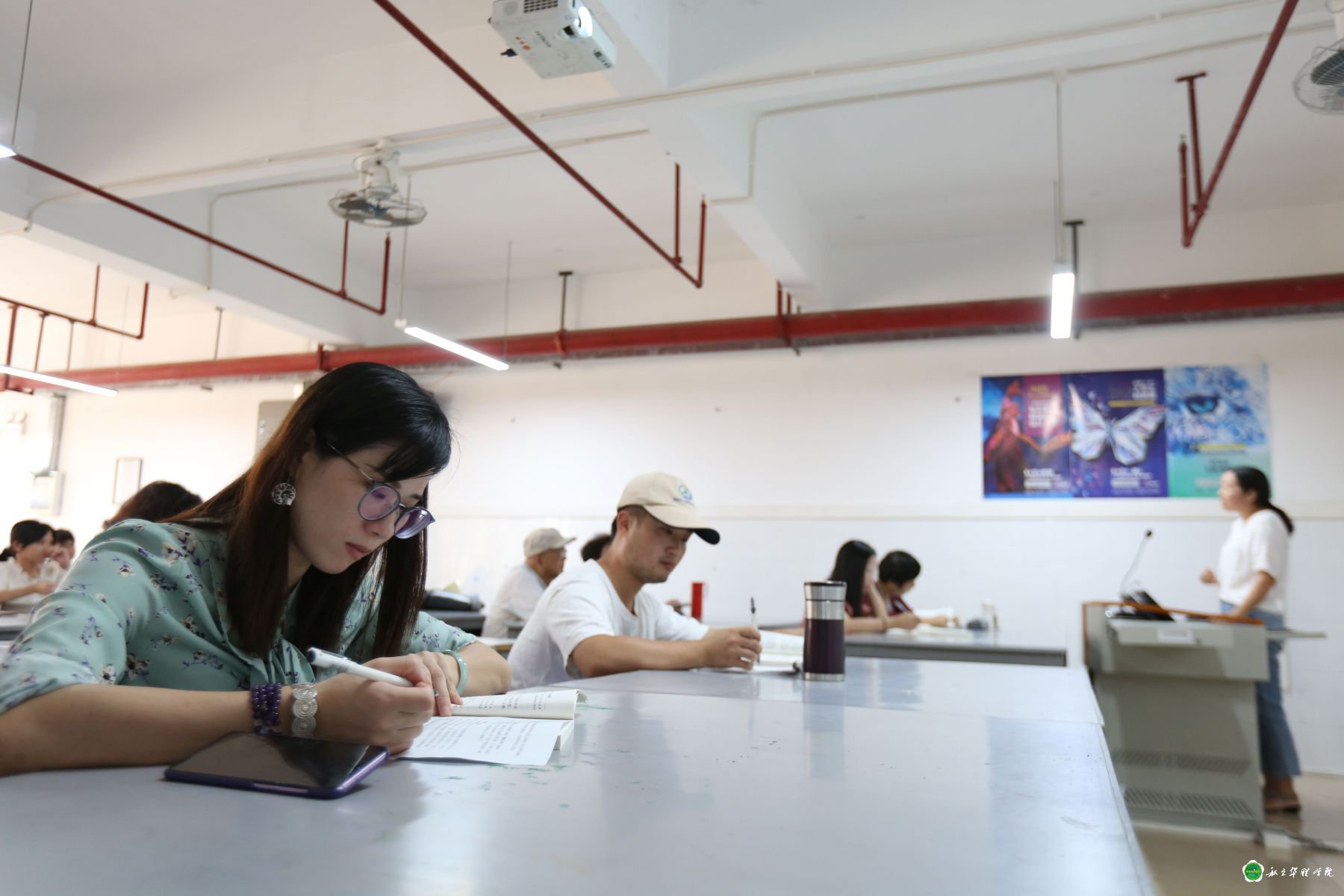 应用设计系“不忘初心，牢记使命”师德建设活动集体学习会议